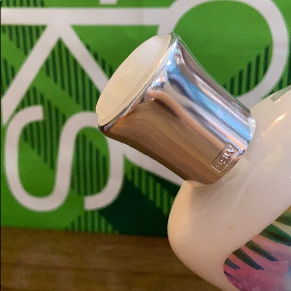 RARE Bath & Body works INTO THE WILD body lotion - Picture 2 of 4